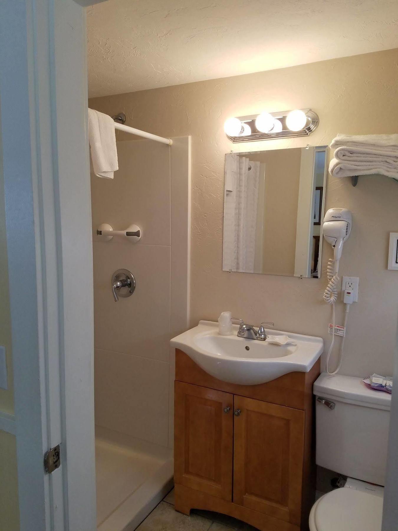 Windrift Motel West Yarmouth Esterno foto